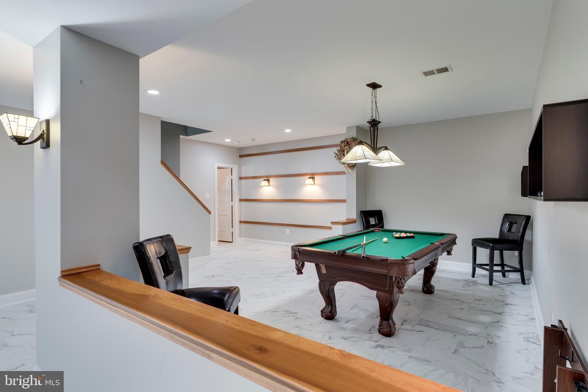 SOUTH RIVER COLONY - Residential