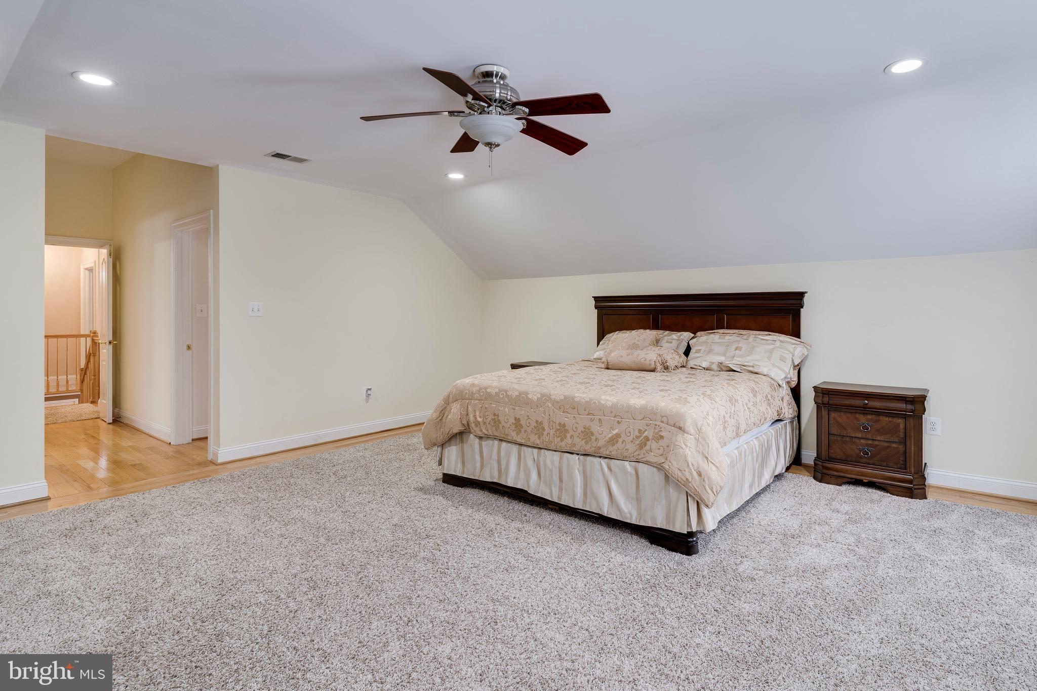 SOUTH RIVER COLONY - Residential