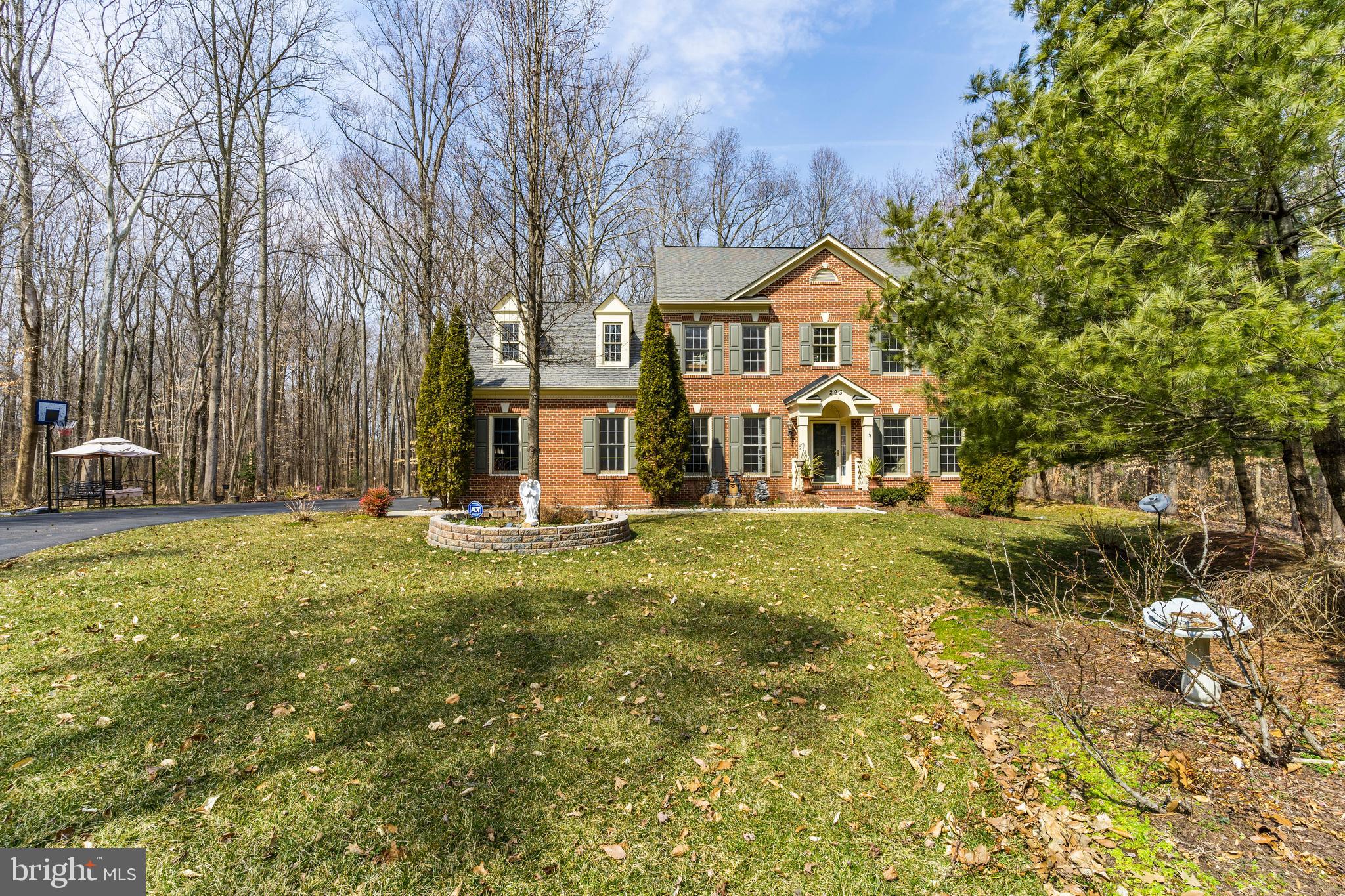 SOUTH RIVER COLONY - Residential