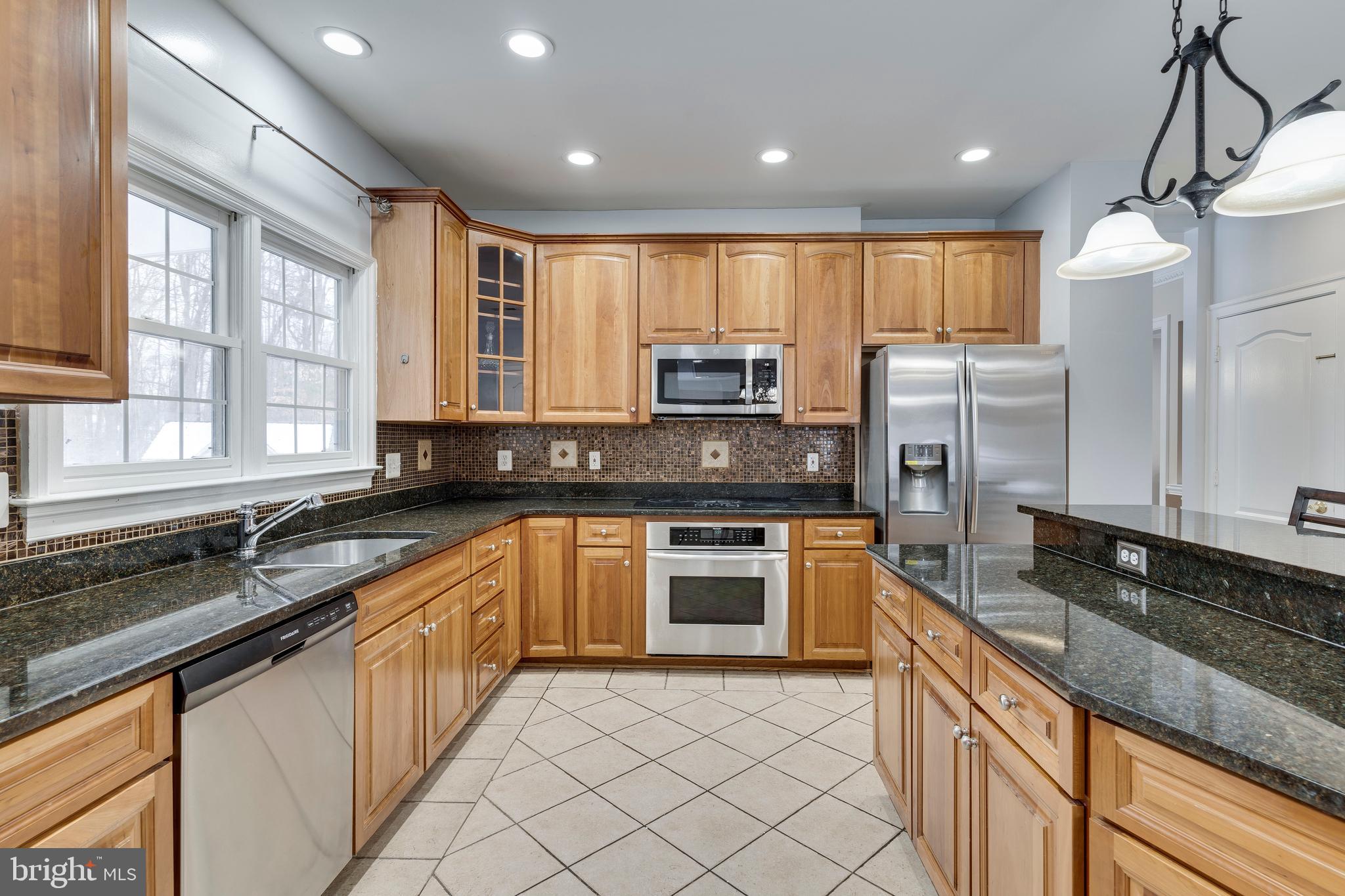 SOUTH RIVER COLONY - Residential