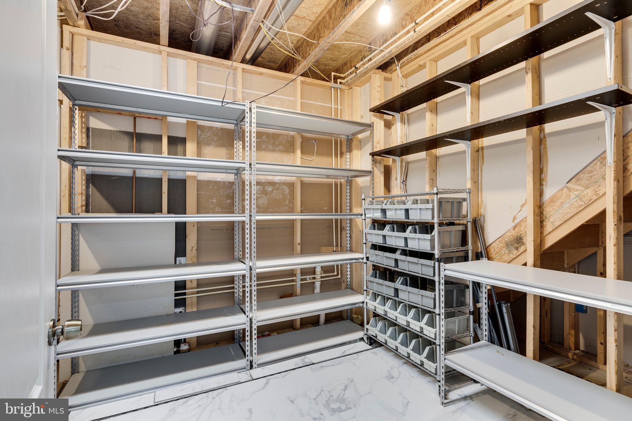 SOUTH RIVER COLONY - Residential