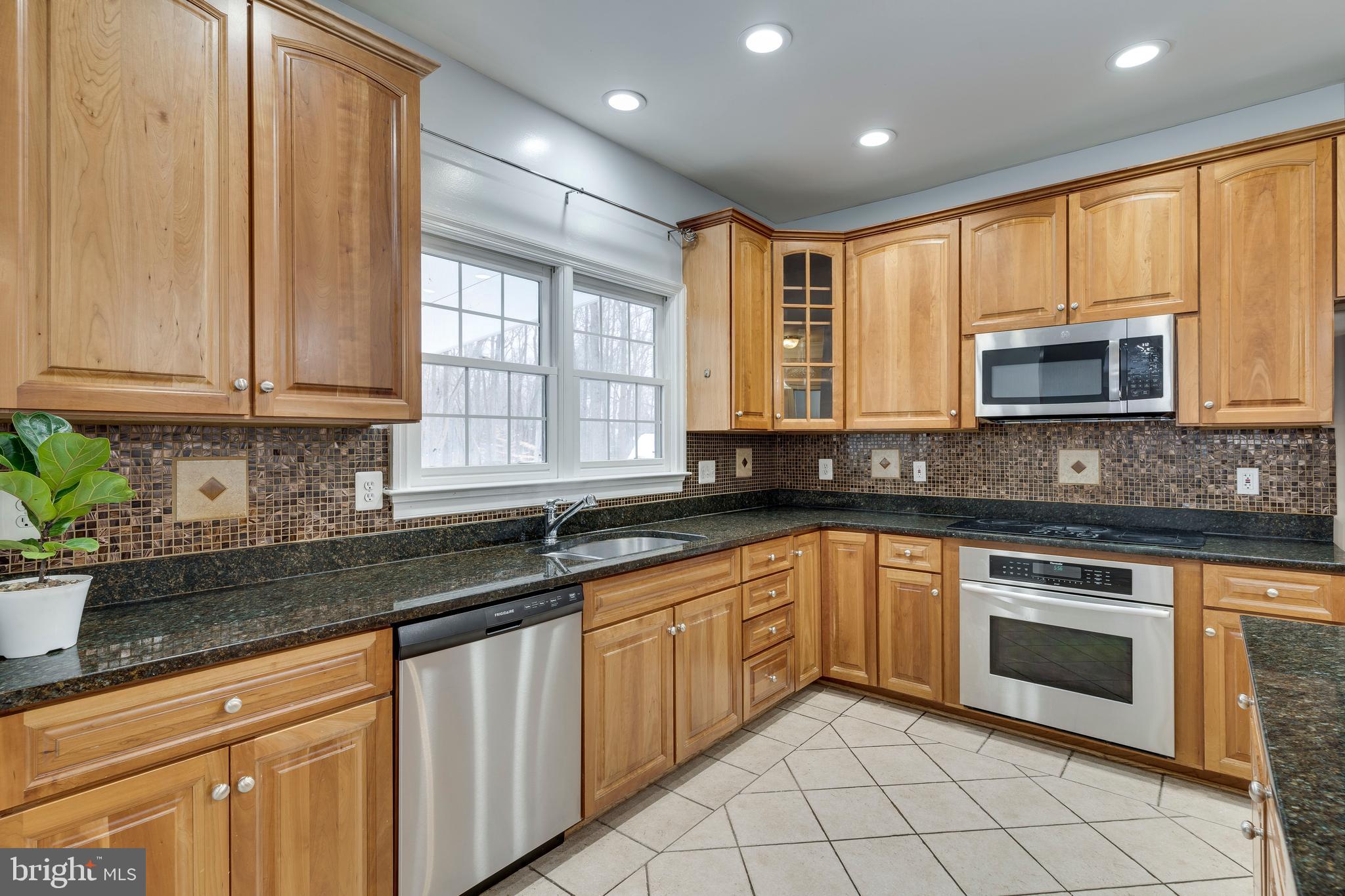 SOUTH RIVER COLONY - Residential