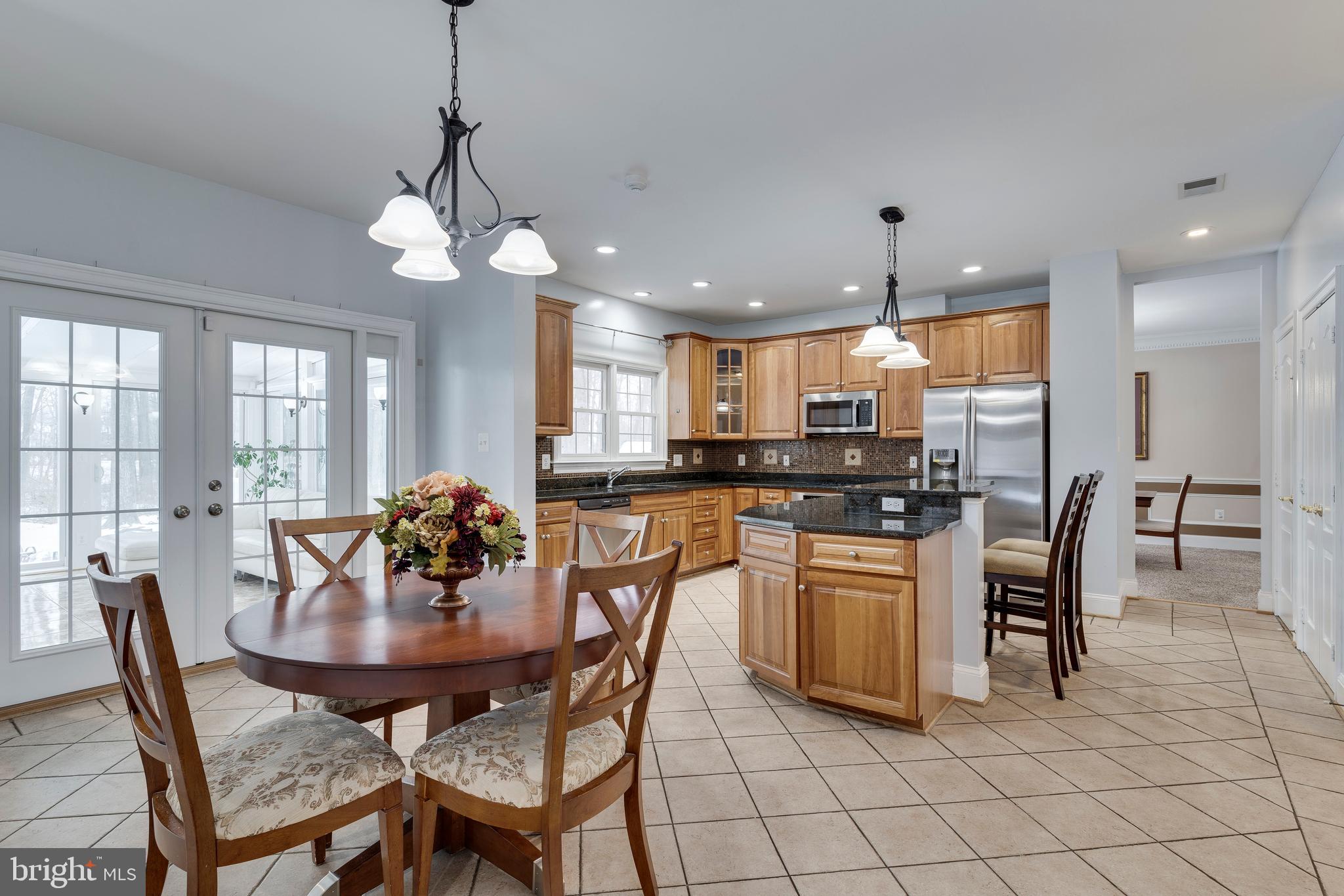 SOUTH RIVER COLONY - Residential