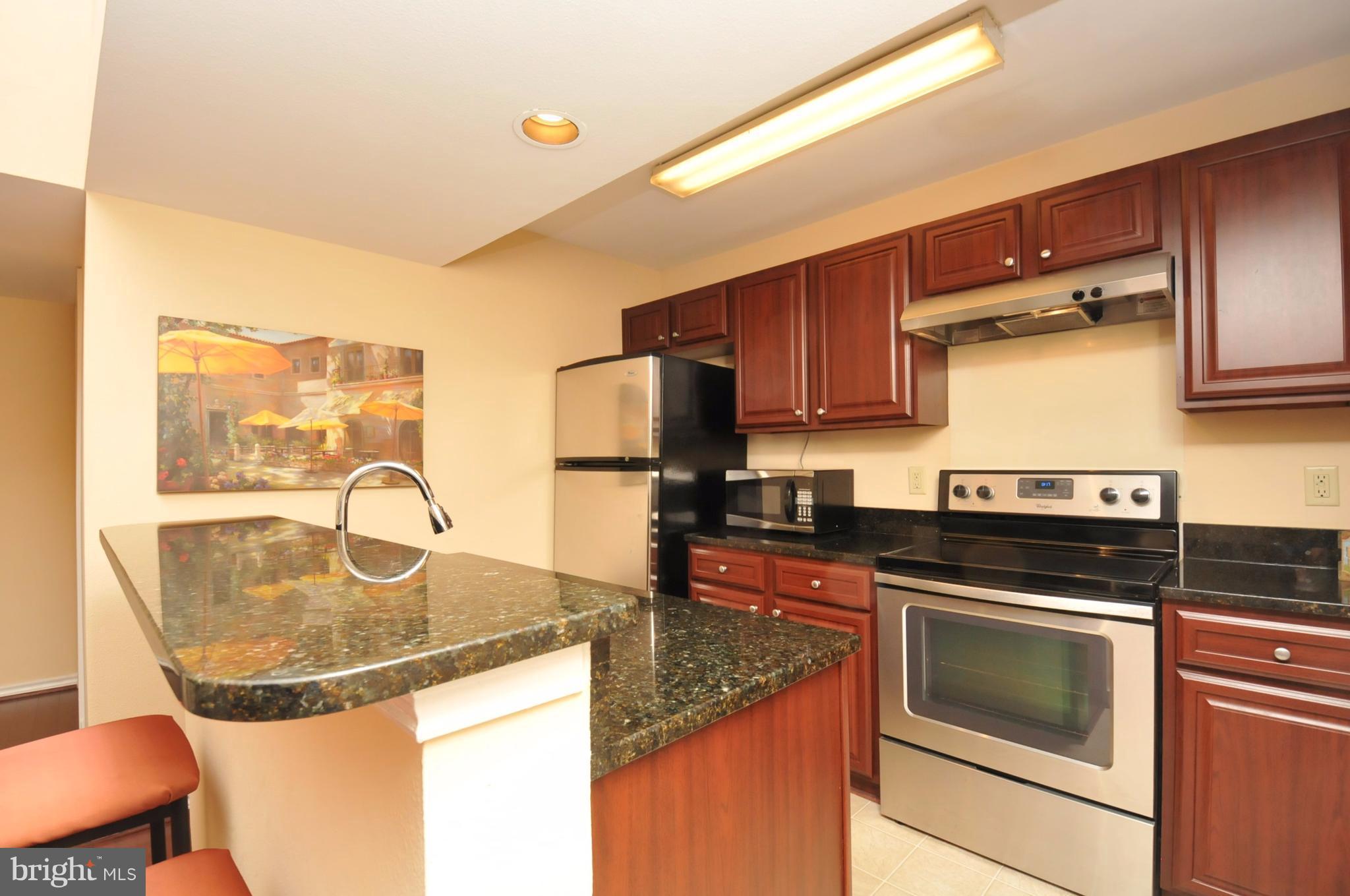 PENDERBROOK SQUARE CONDOMINIUMS - Residential Lease