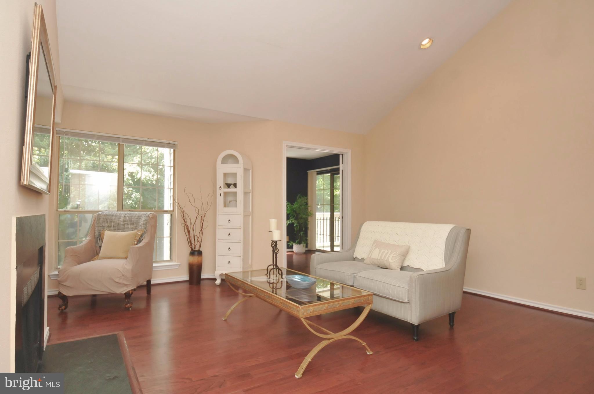 PENDERBROOK SQUARE CONDOMINIUMS - Residential Lease