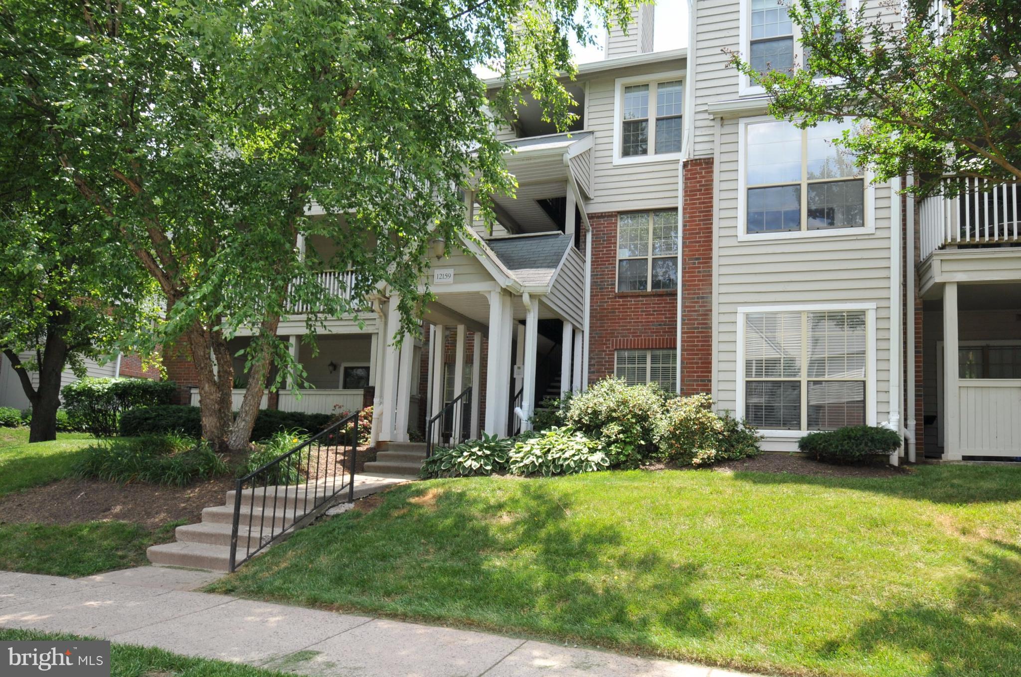 PENDERBROOK SQUARE CONDOMINIUMS - Residential Lease