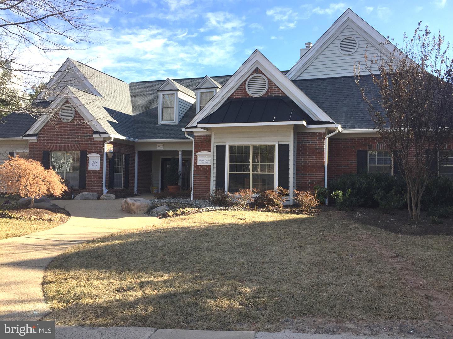 PENDERBROOK SQUARE CONDOMINIUMS - Residential Lease