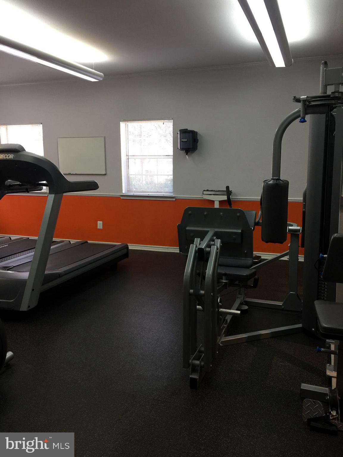 PENDERBROOK SQUARE CONDOMINIUMS - Residential Lease