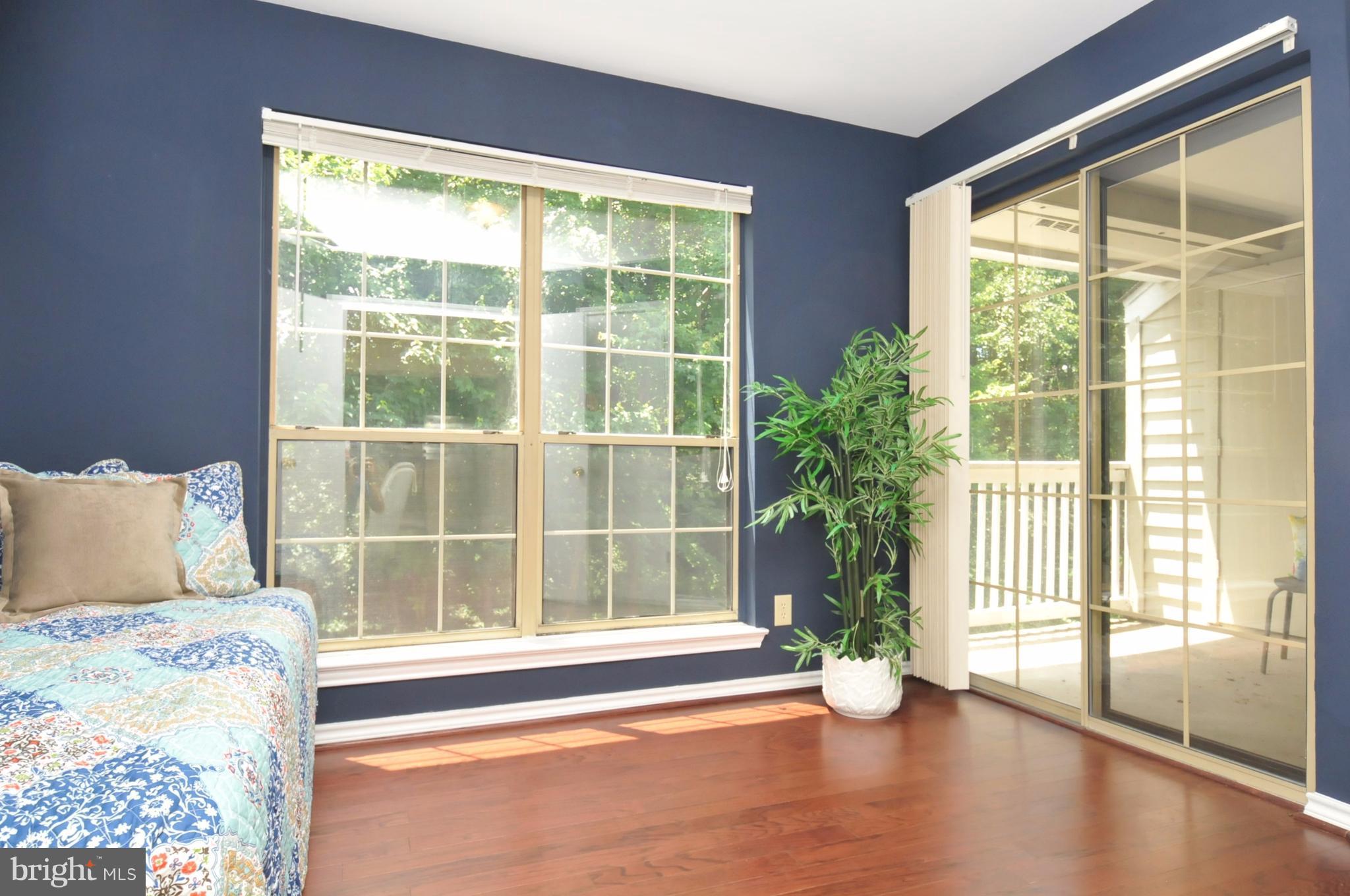 PENDERBROOK SQUARE CONDOMINIUMS - Residential Lease