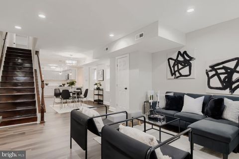 Townhouse For Sale - 2911 Frederick Avenue<br/> BALTIMORE, MD 21223