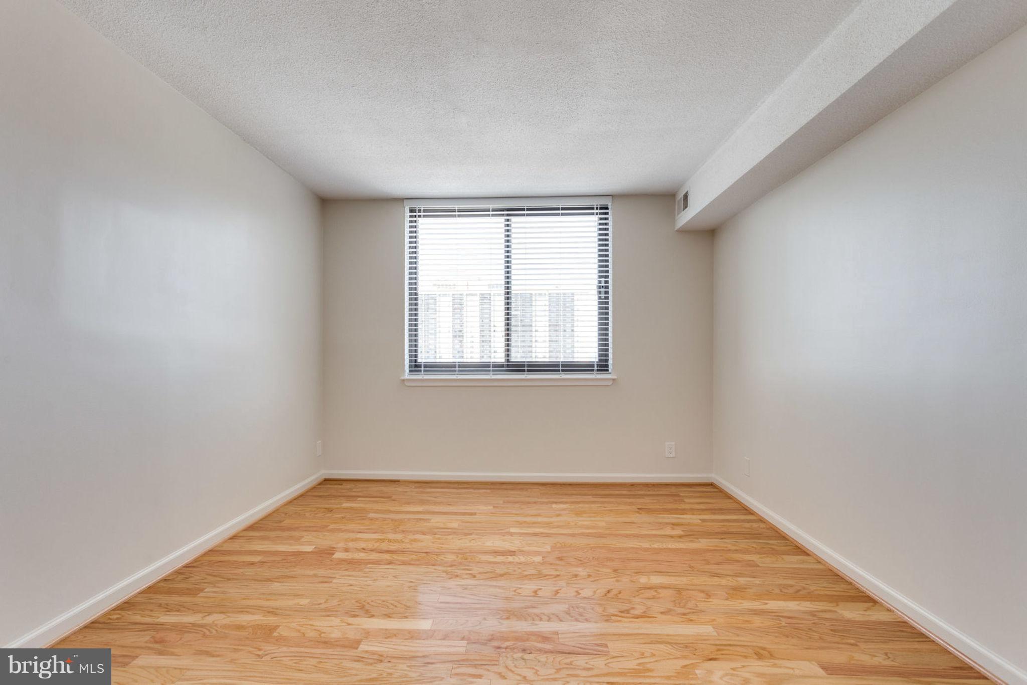 SKYLINE SQUARE CONDO - Residential Lease