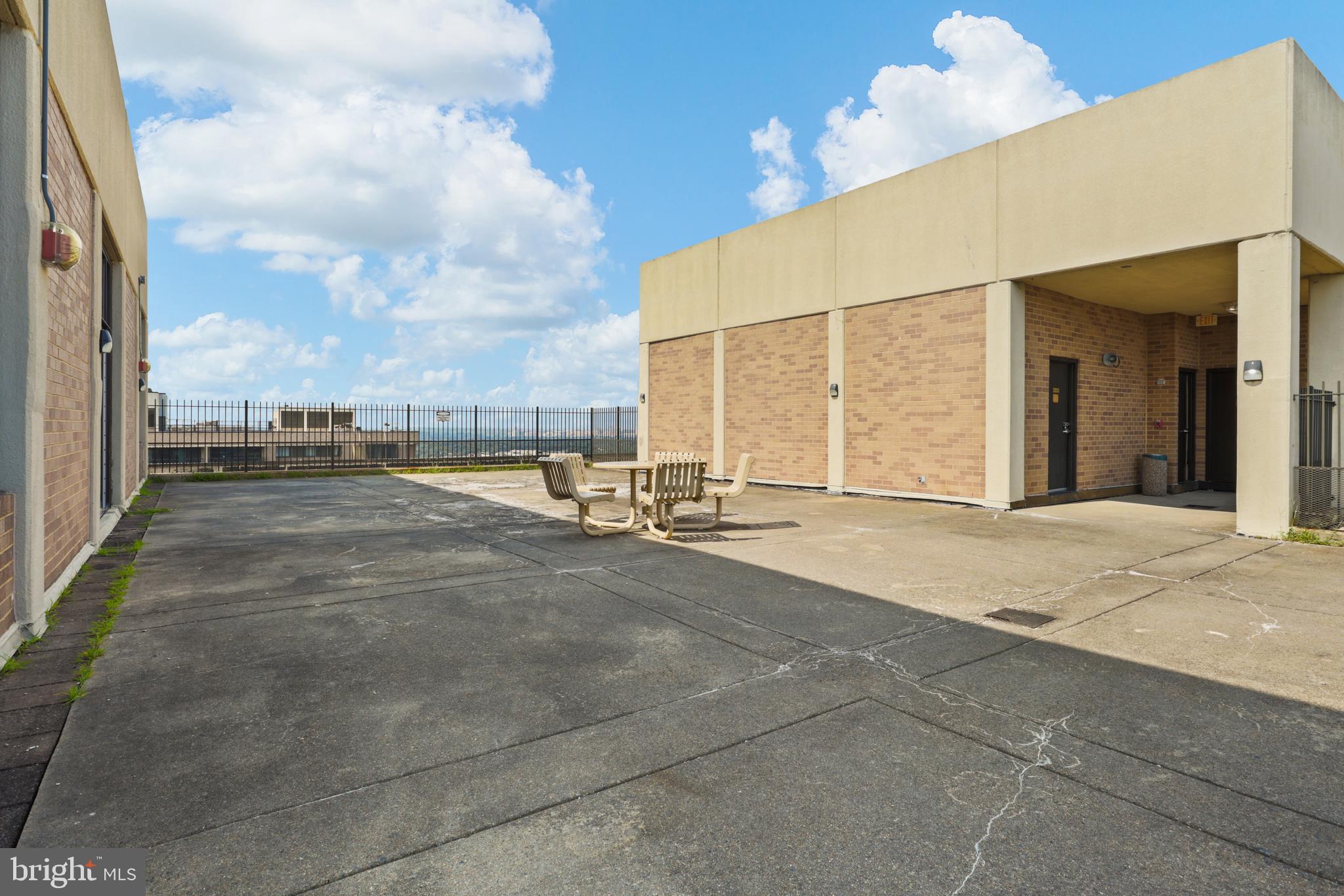 SKYLINE SQUARE CONDO - Residential Lease