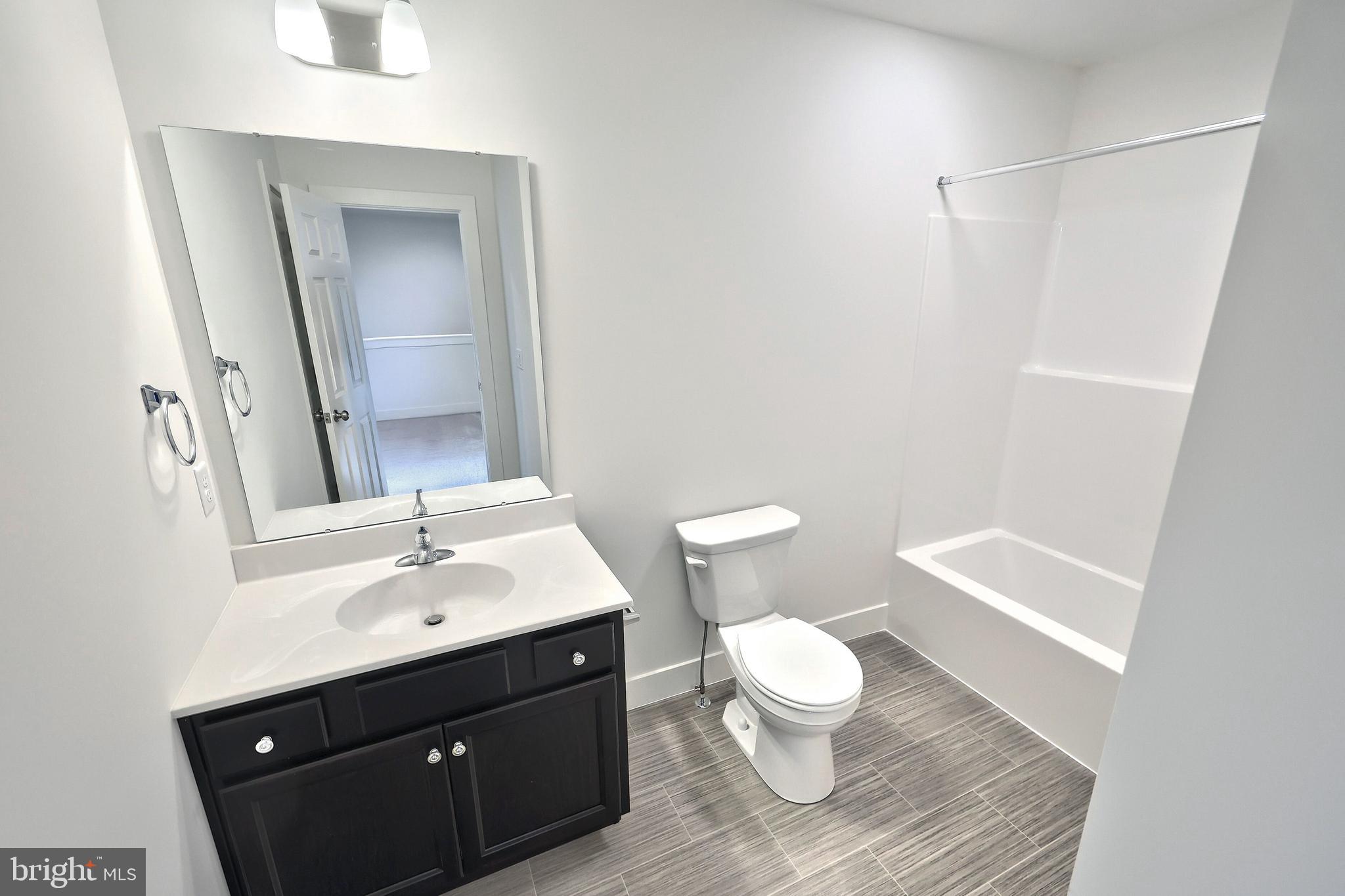 MADISON COURT - Residential