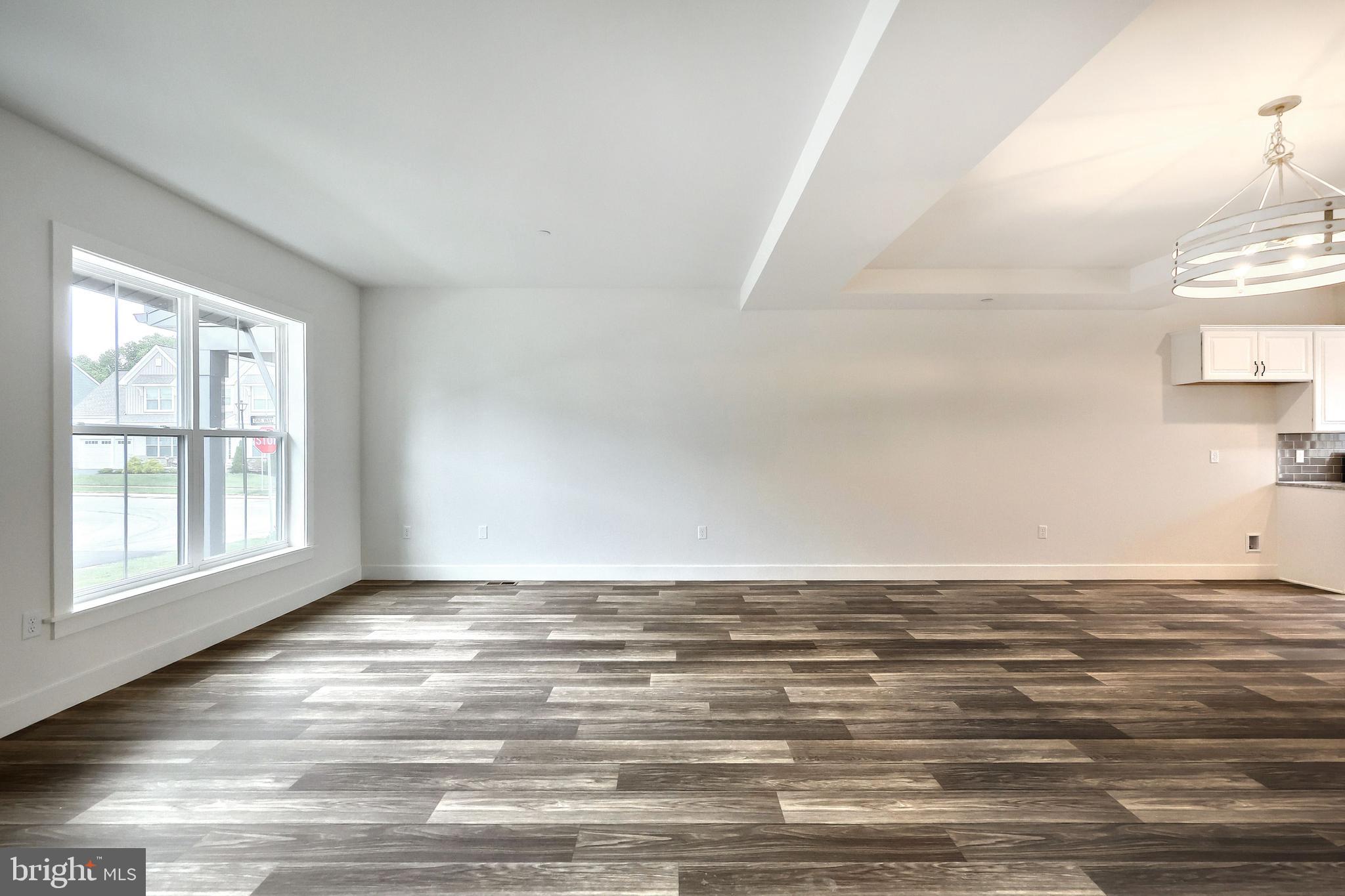 MADISON COURT - Residential