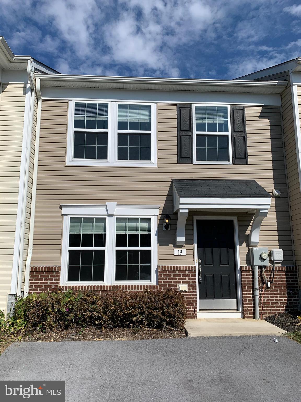 MANOR PARK - Residential Lease