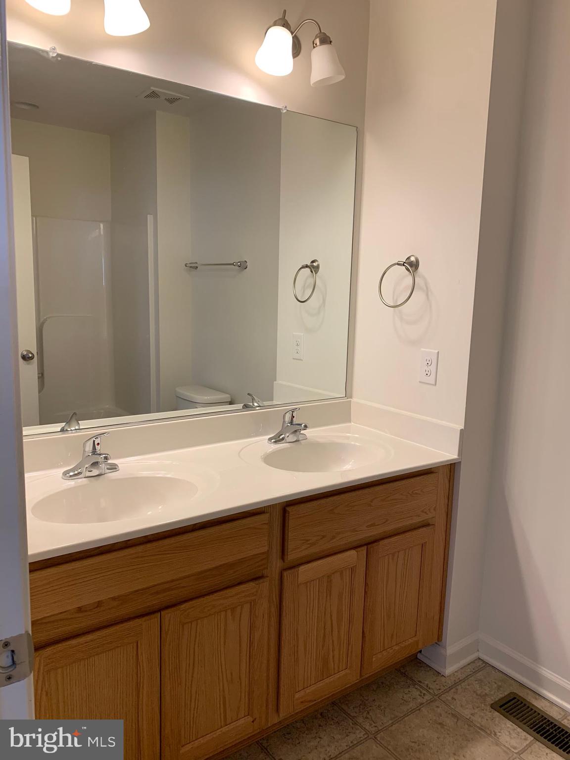 MANOR PARK - Residential Lease