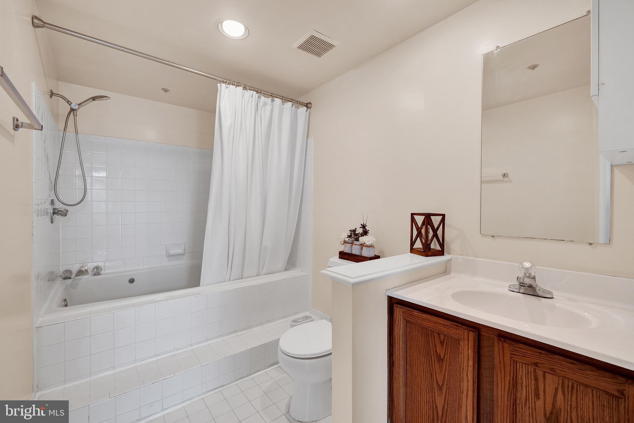 WILLOWCREST - Residential