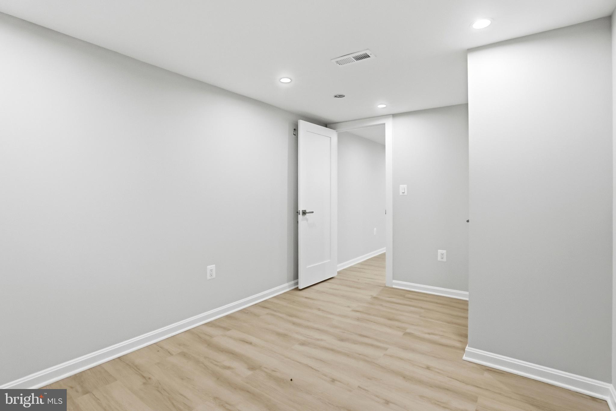 HILLWOOD - Residential