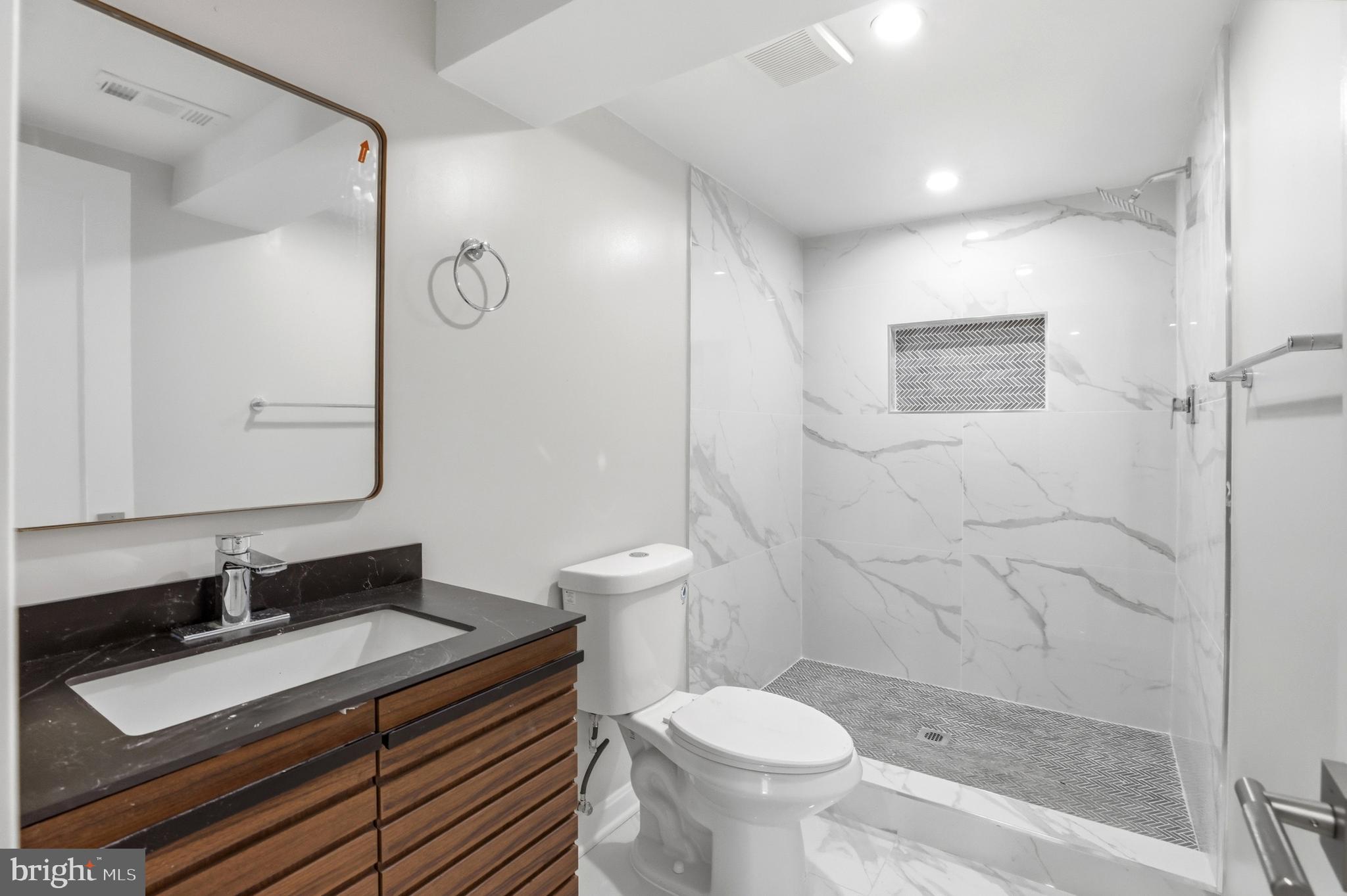 HILLWOOD - Residential