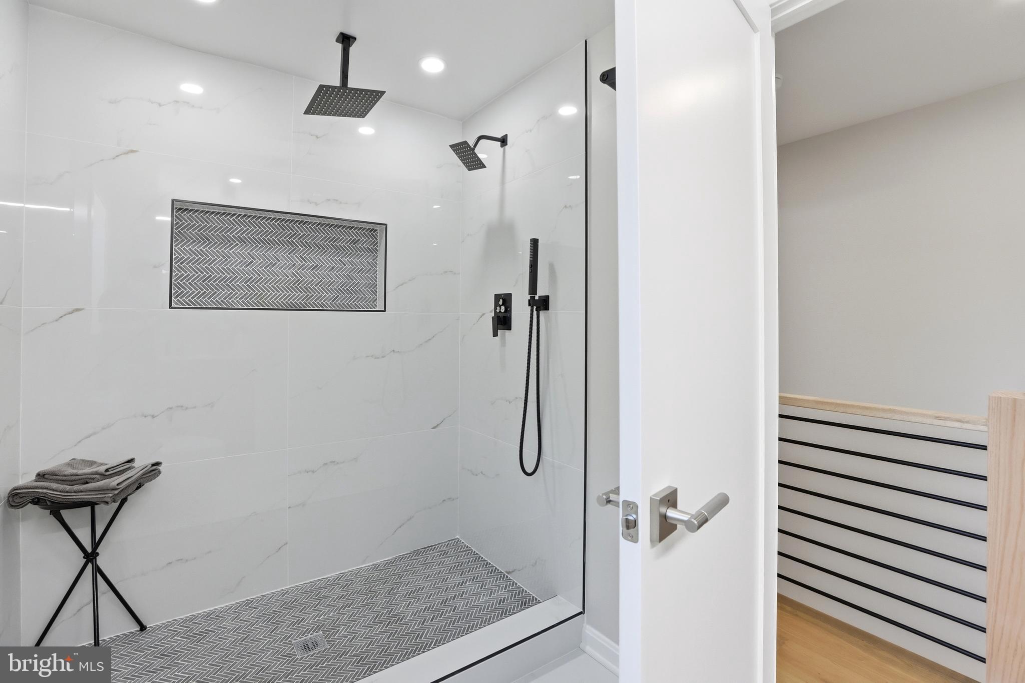 HILLWOOD - Residential