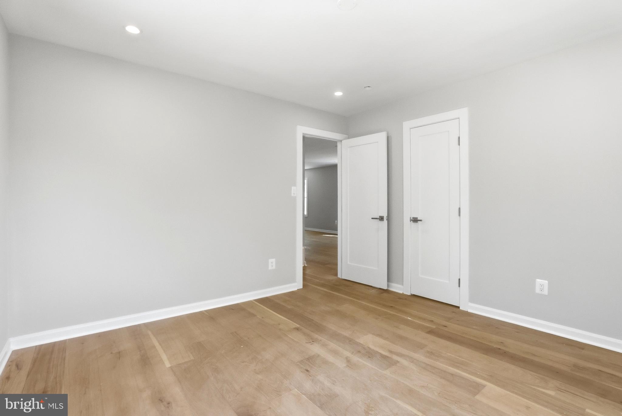 HILLWOOD - Residential