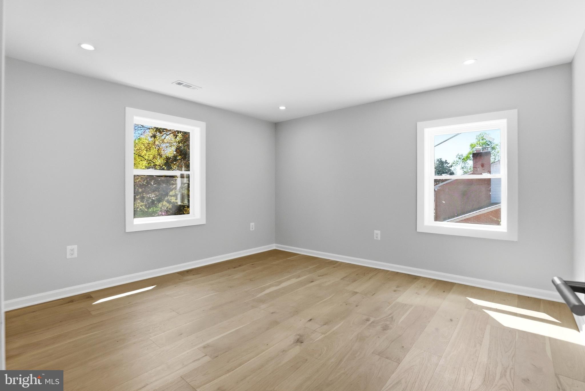 HILLWOOD - Residential