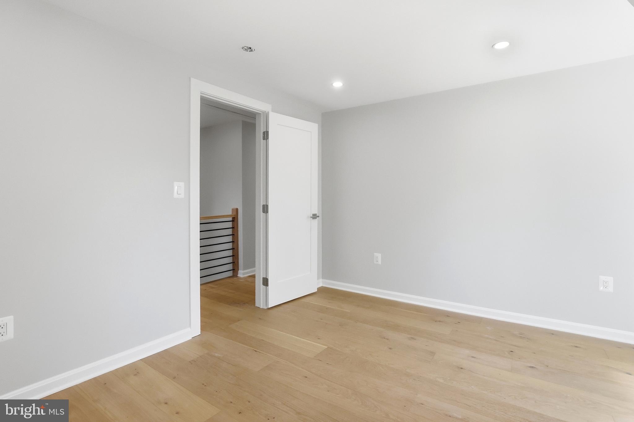 HILLWOOD - Residential