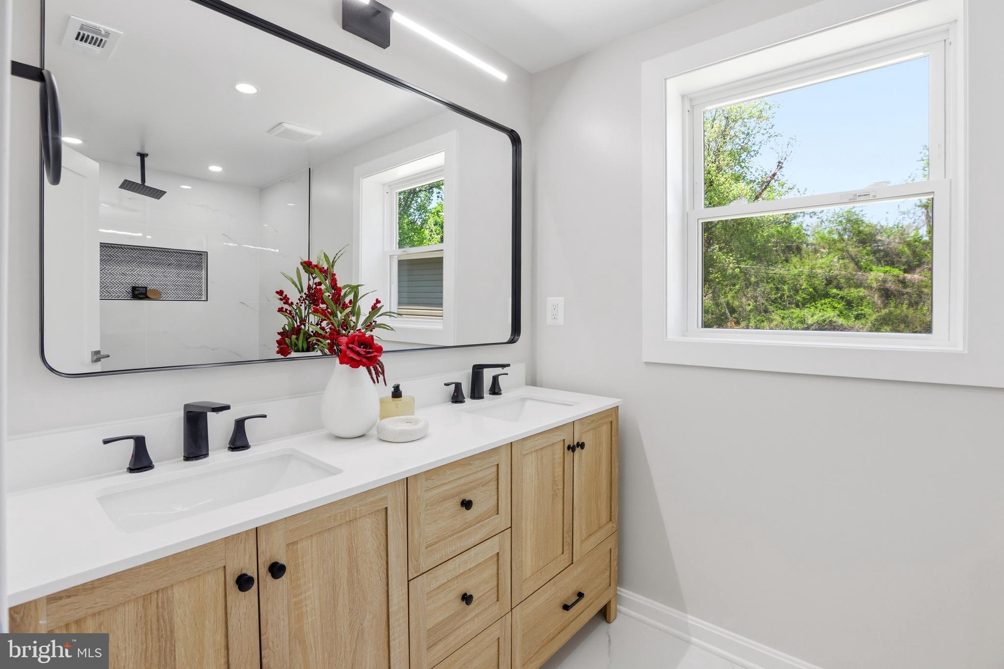 HILLWOOD - Residential