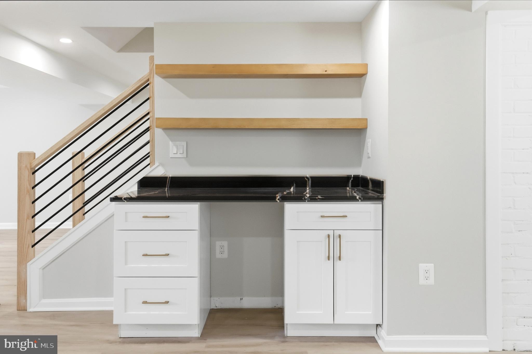 HILLWOOD - Residential