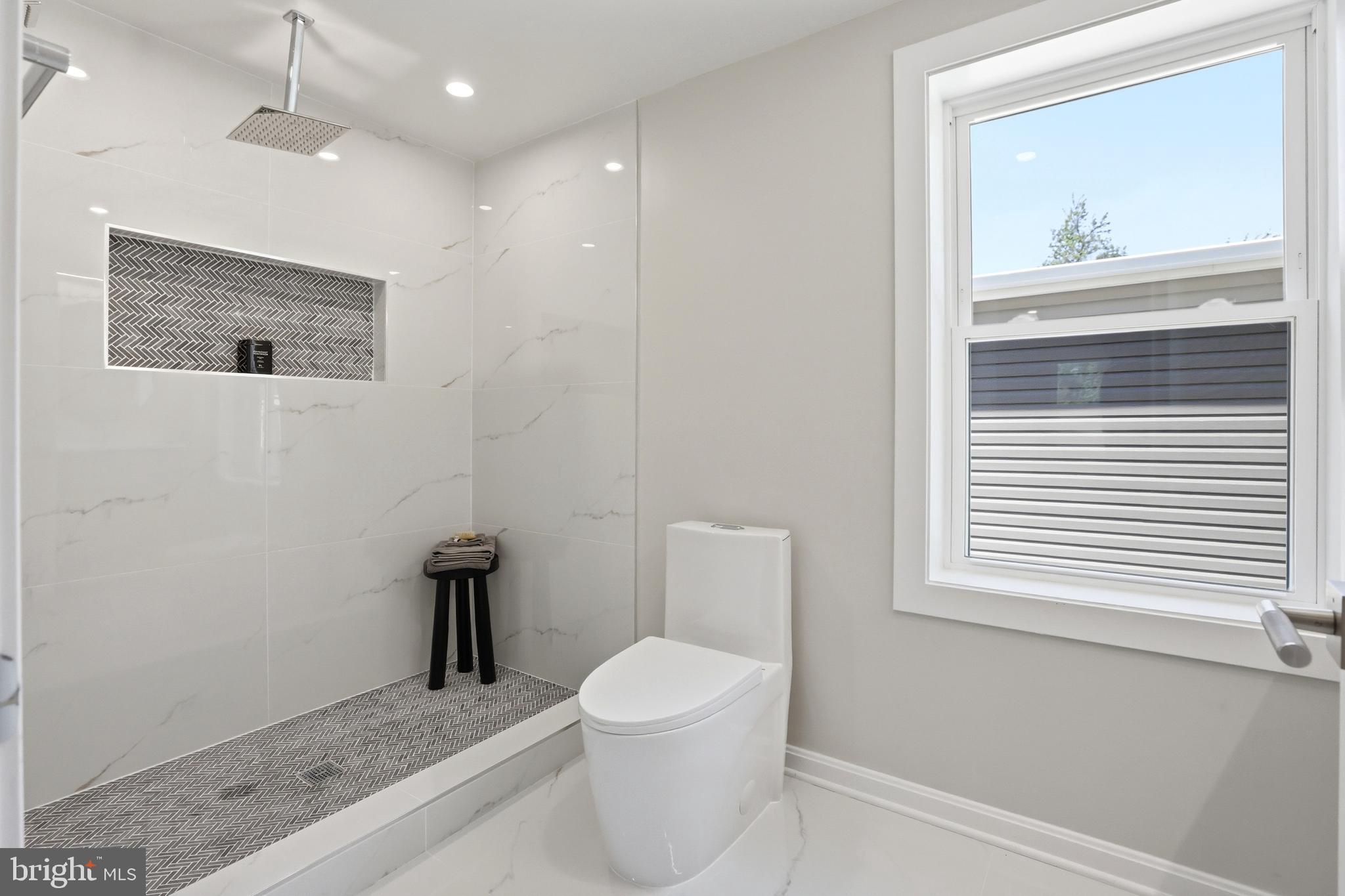 HILLWOOD - Residential