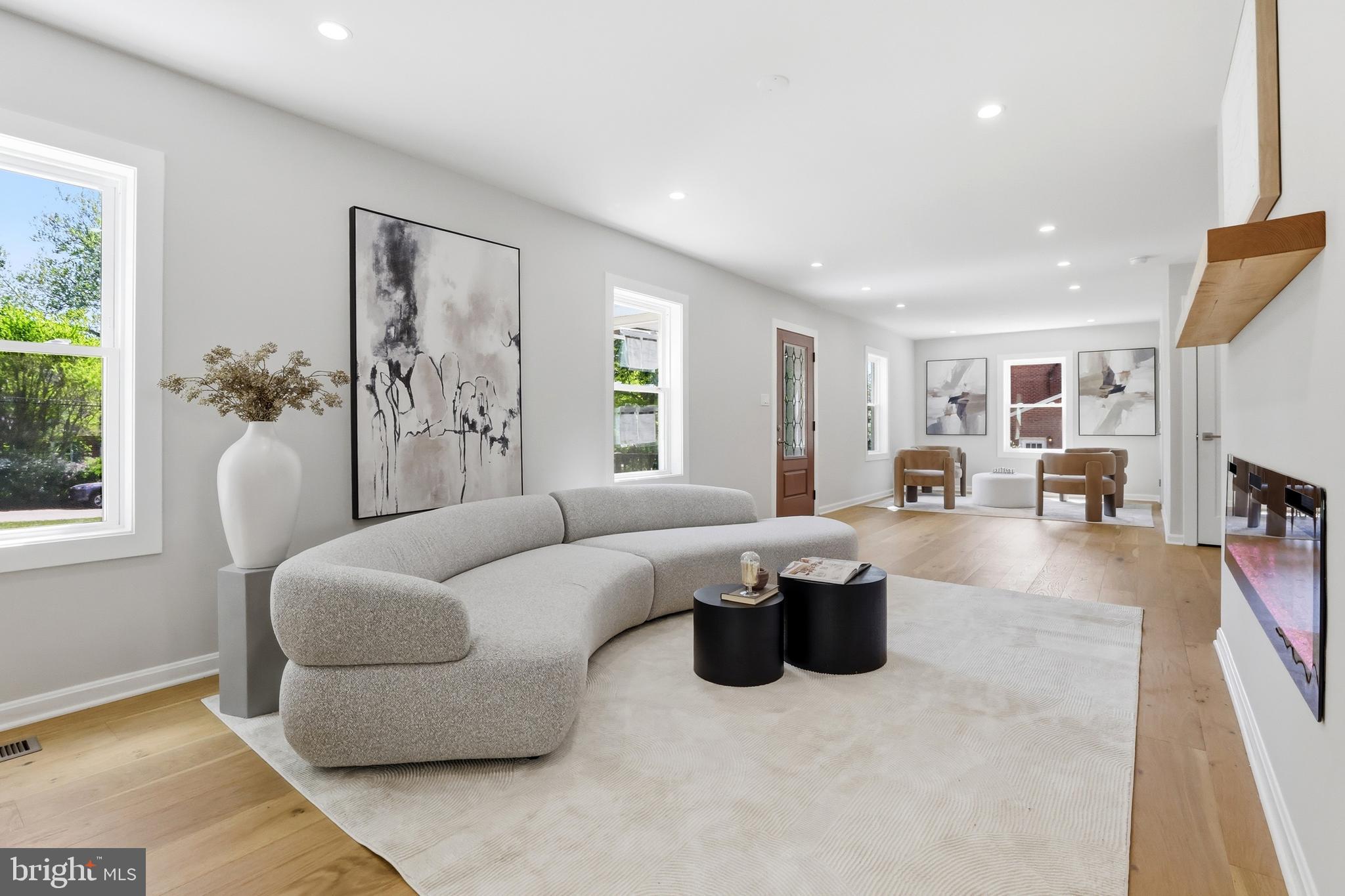 HILLWOOD - Residential