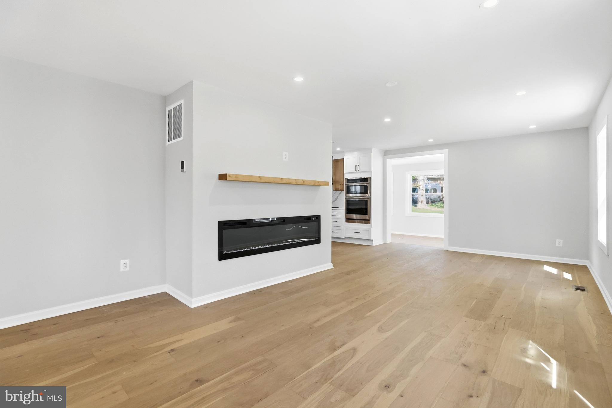 HILLWOOD - Residential