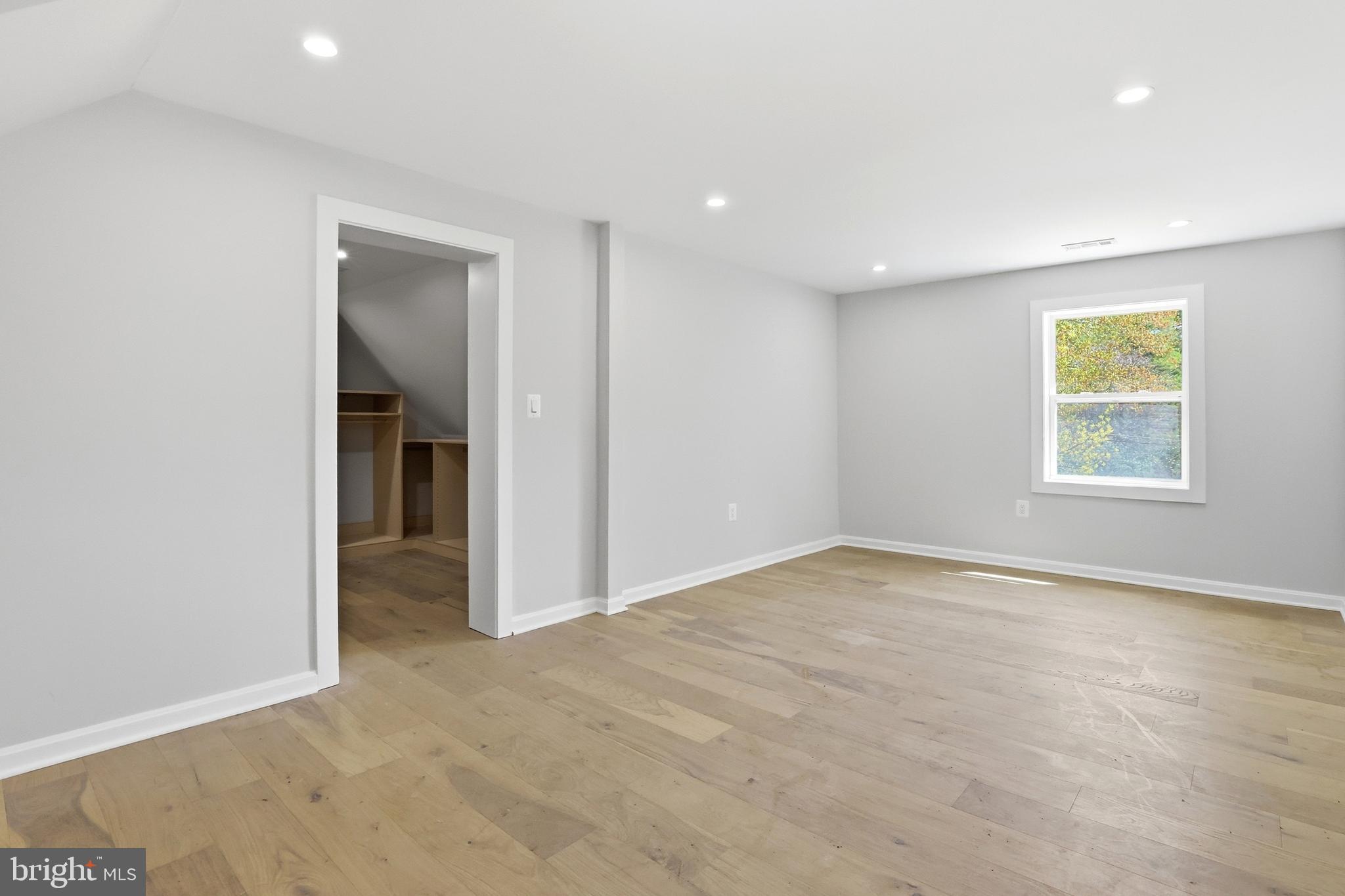 HILLWOOD - Residential