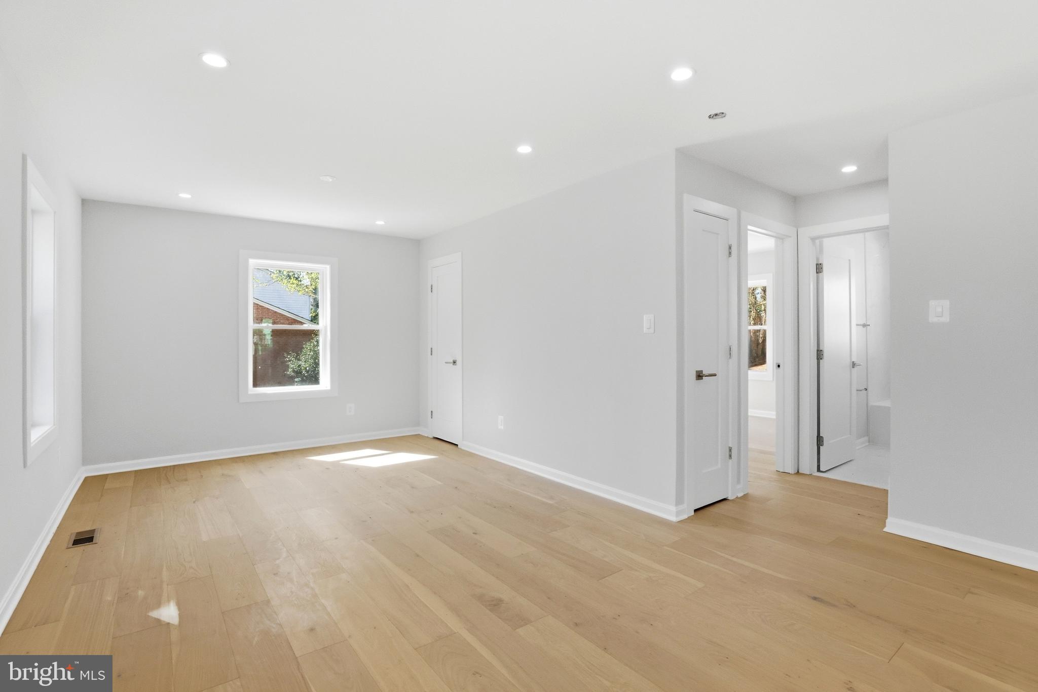 HILLWOOD - Residential