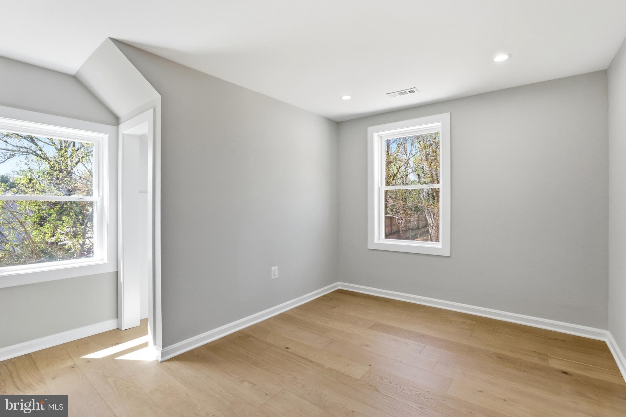 HILLWOOD - Residential