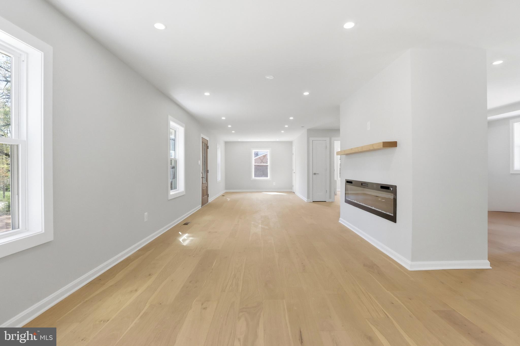 HILLWOOD - Residential