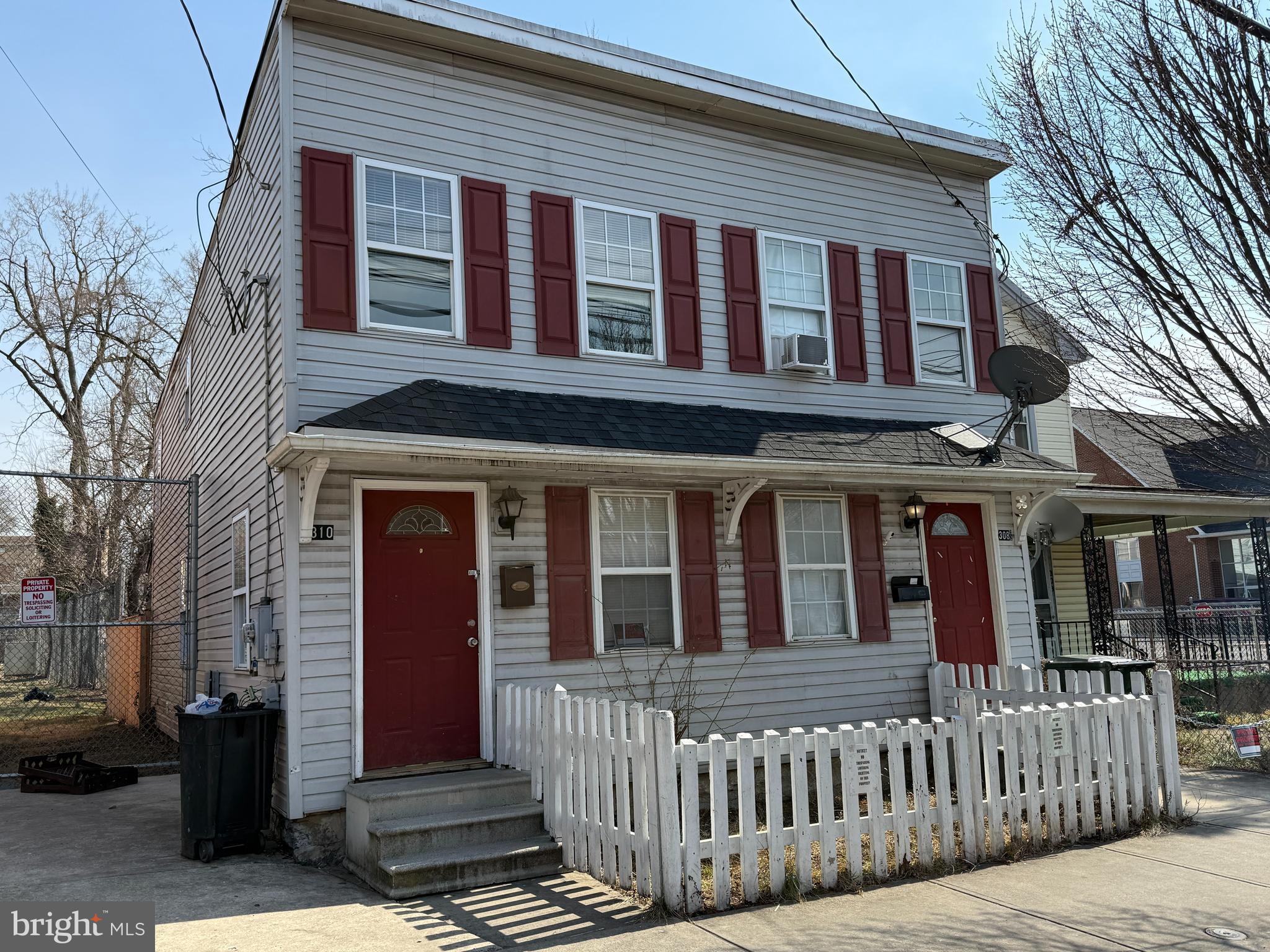 REDUCED PRICE 💰 Priced to Sell! Fantastic Investment Opportunity in Hagerstown! 🏡
Both units Tenant Occupied! requiring at least 36 hours' notice before showings to allow the management company time to notify tenants. Schedule Friday showings before 3:00 PM, as the management company is unavailable until Monday, with showings resuming on Tuesday.
This completely remodeled (2016) side-by-side duplex is a rare find at this price point! Each 2-bedroom, 1-bath unit includes a washer and dryer hookup, a finished basement for storage, and an added rear porch across the rear on each unit—perfect for extra outdoor space.
An ideal investment, this property offers separate utilities, meaning tenants cover water and sewer, keeping your expenses low. Plus, with a newer roof, it's move-in ready and primed to generate immediate cash flow.
🚀 Added bonus: The two units can be subdivided, providing even greater investment potential!
💡 Don’t miss out on this income-producing property! Affordable multi-unit homes like this don’t last long—schedule your showing today! 📞