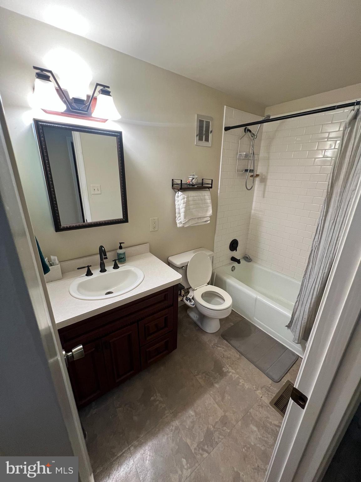 CHESAPEAKE RANCH ESTATES - Residential Lease