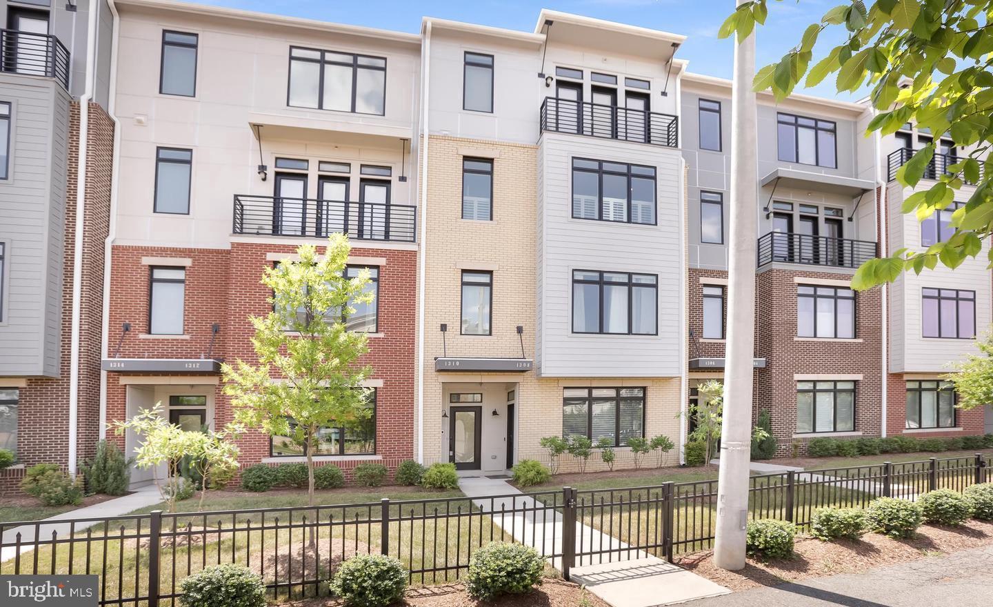 LOFTS AT VILLAGE WALK - Residential Lease