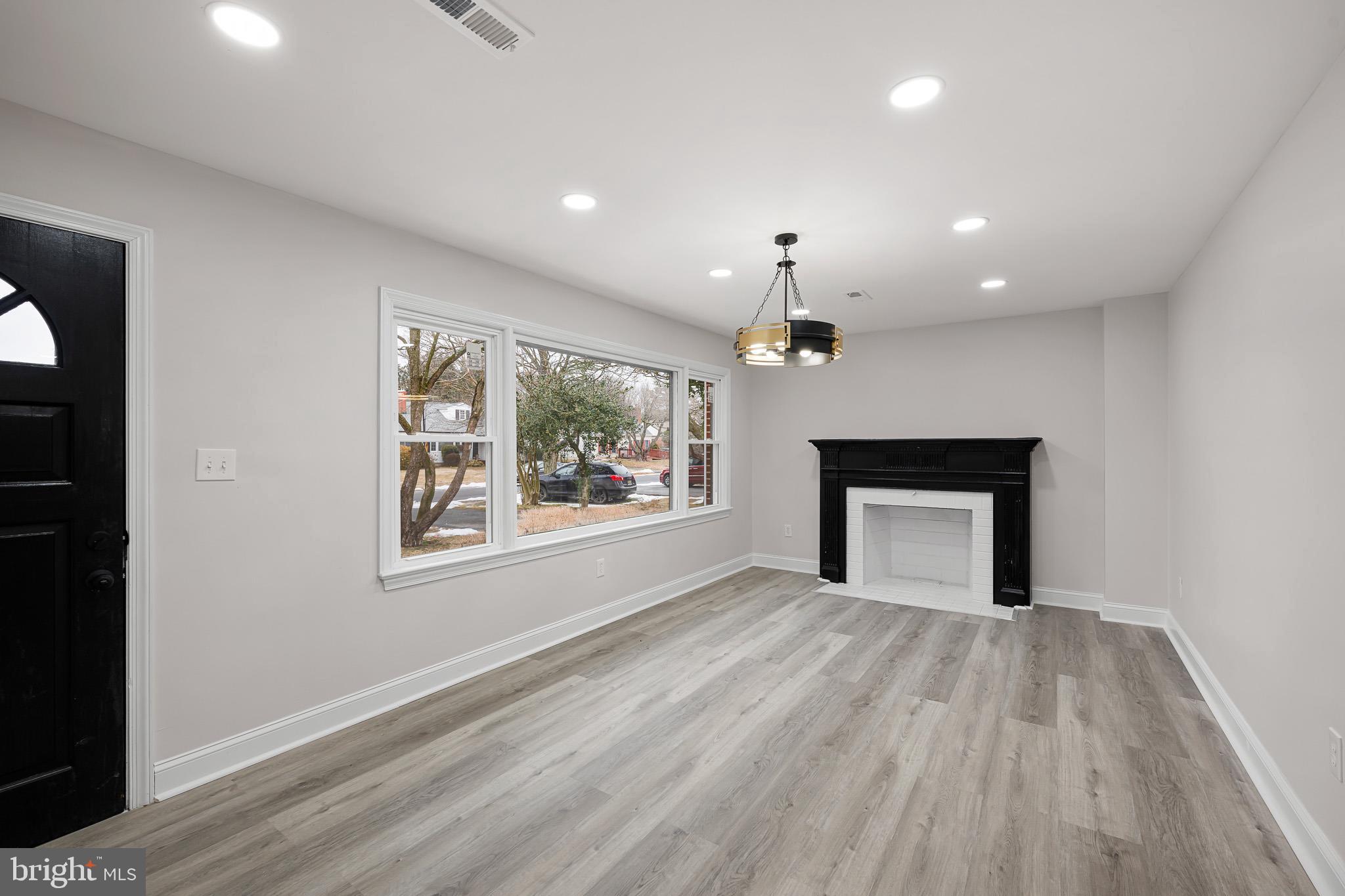 760 E LOOCKERMAN STREET