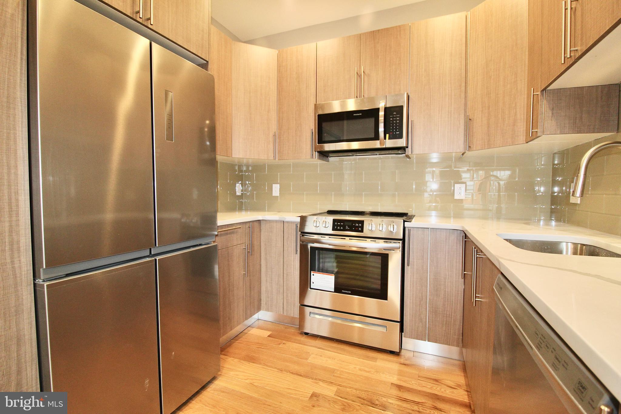 1642 CAMBRIDGE STREET B