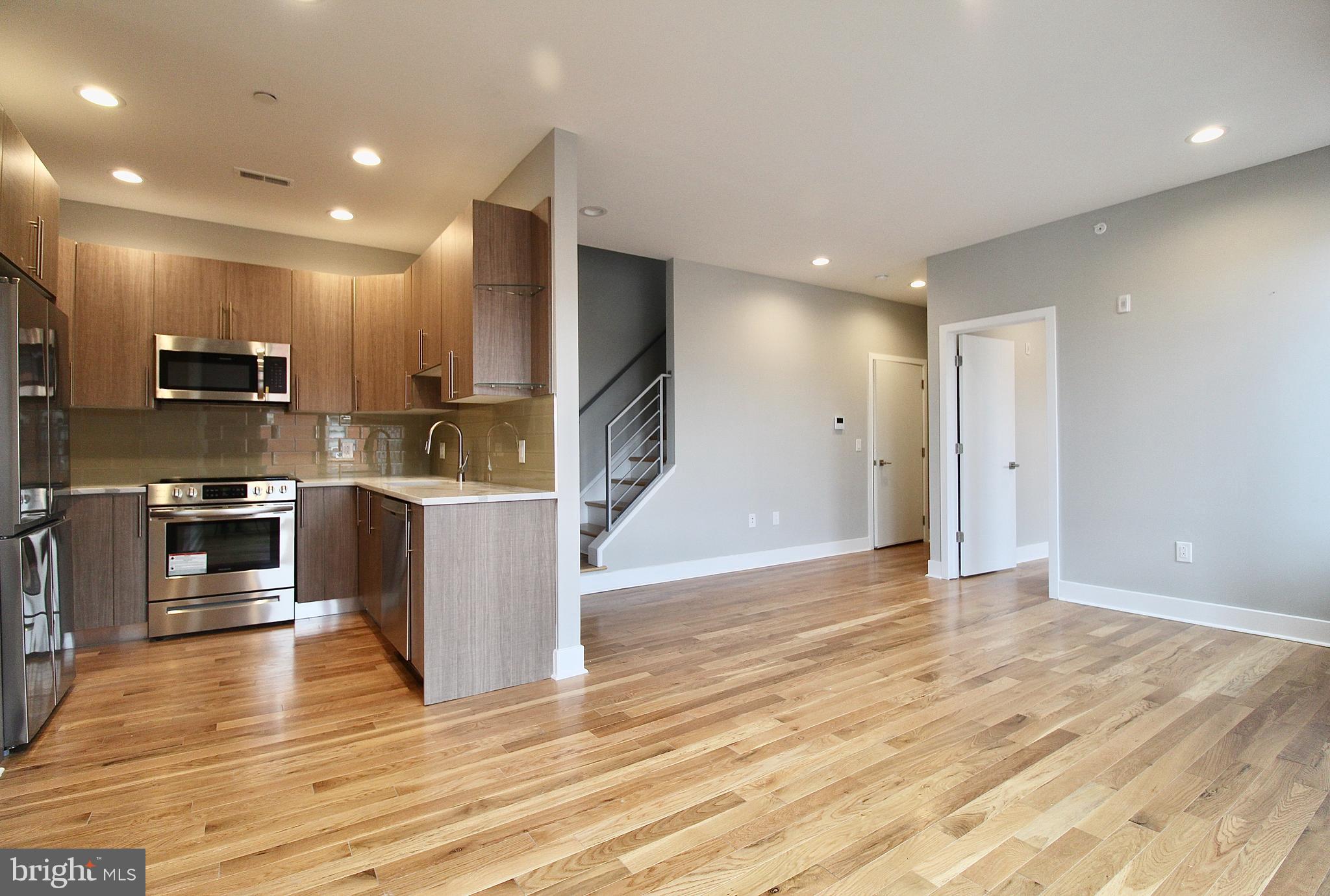 1642 CAMBRIDGE STREET B