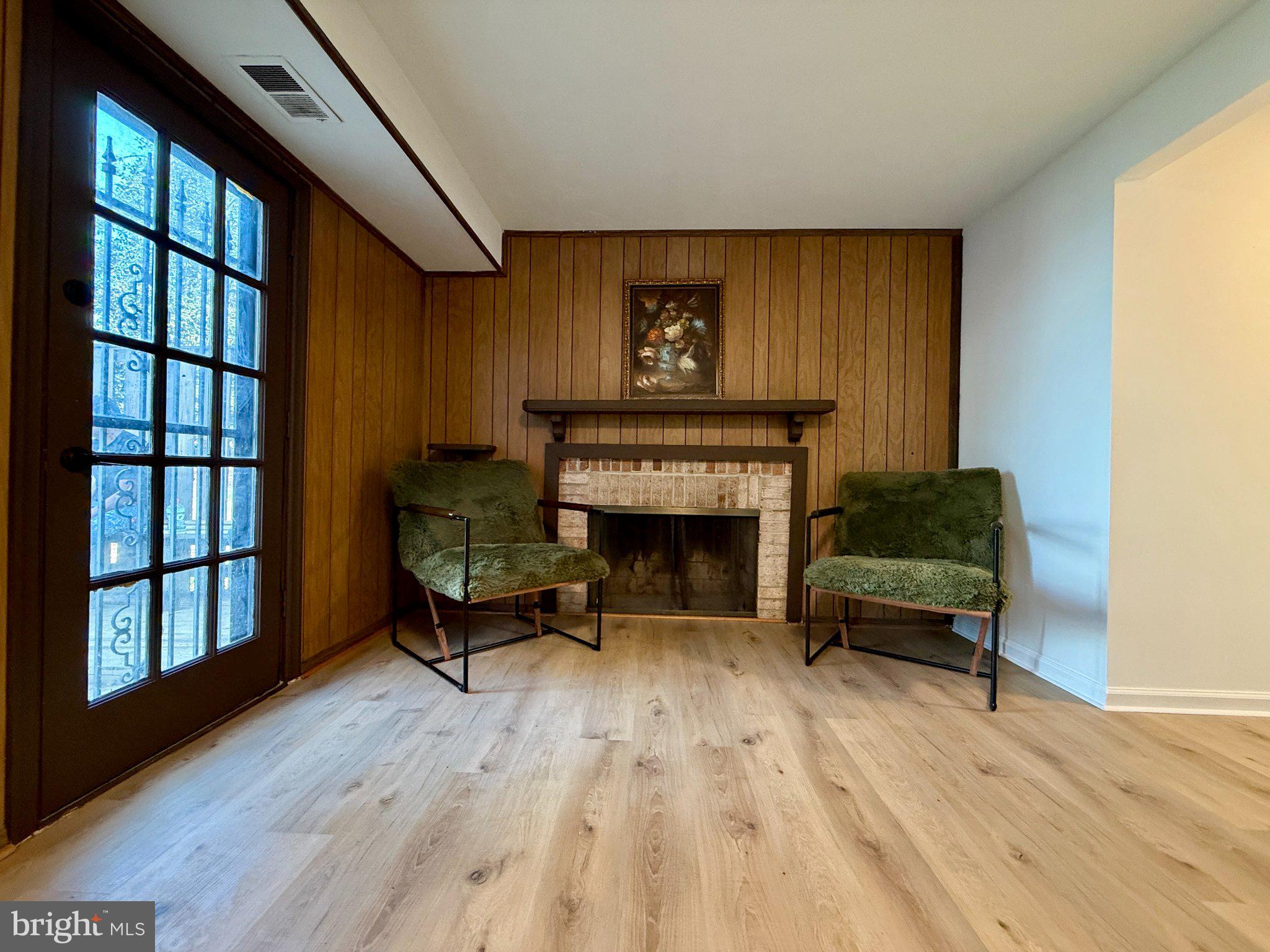 FORT WASHINGTON - Residential