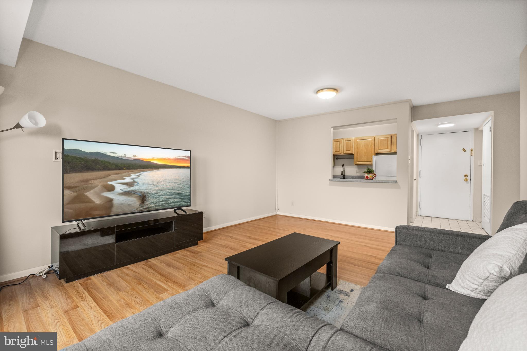 3100 S MANCHESTER STREET 813