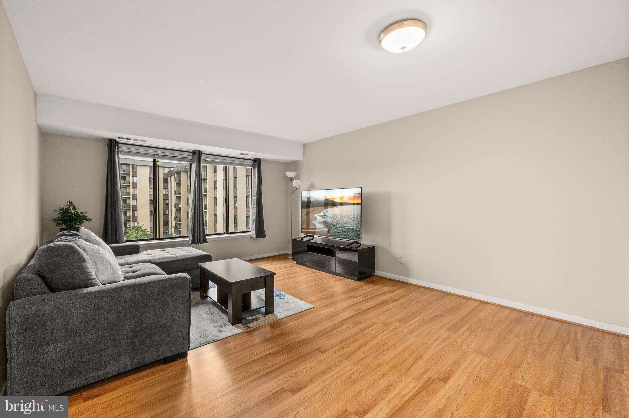 3100 S MANCHESTER STREET 813