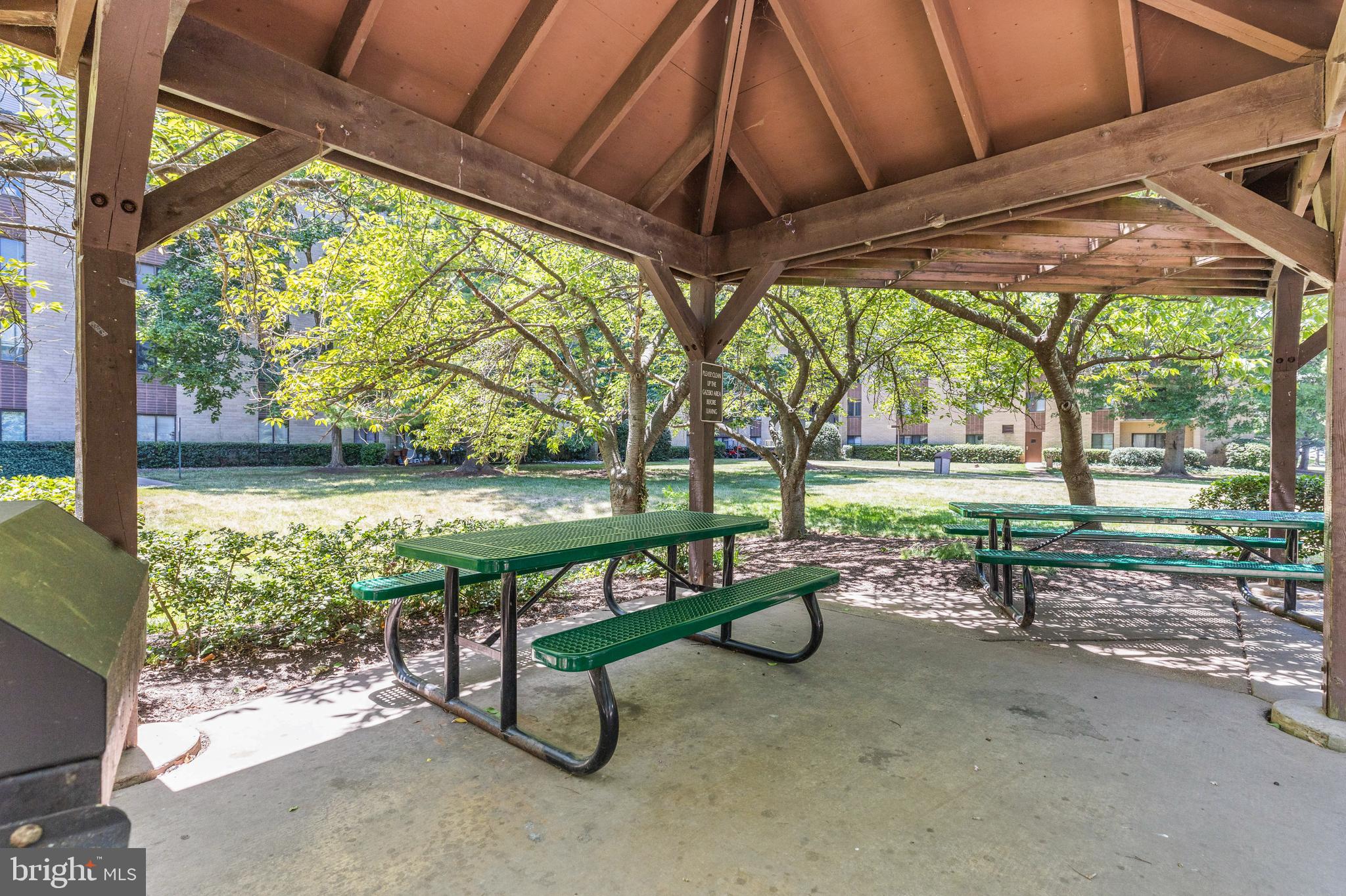 WOODLAKE TOWERS - Residential