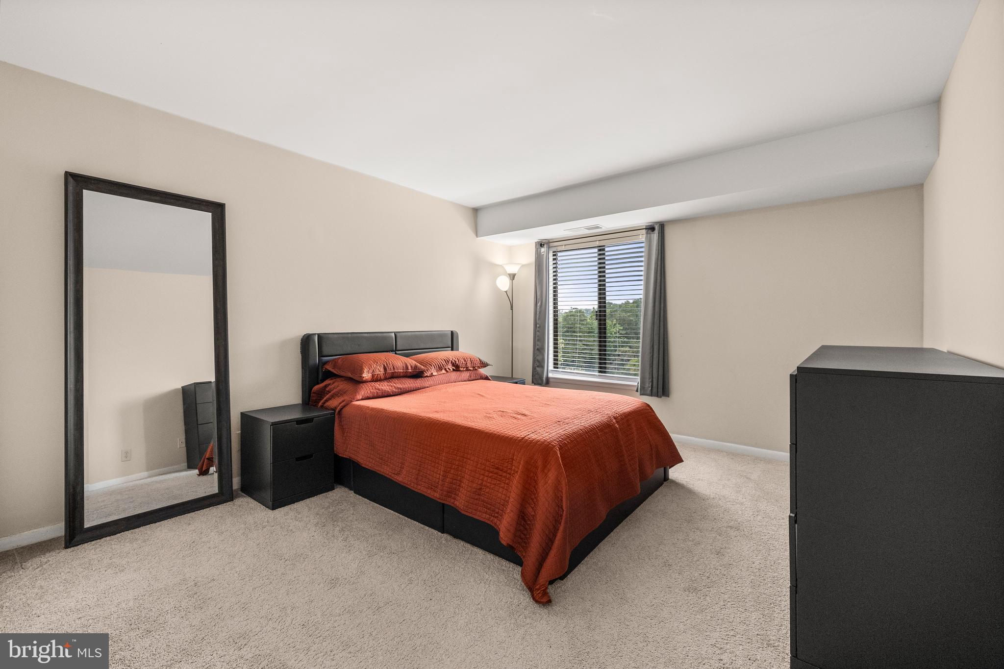 WOODLAKE TOWERS - Residential