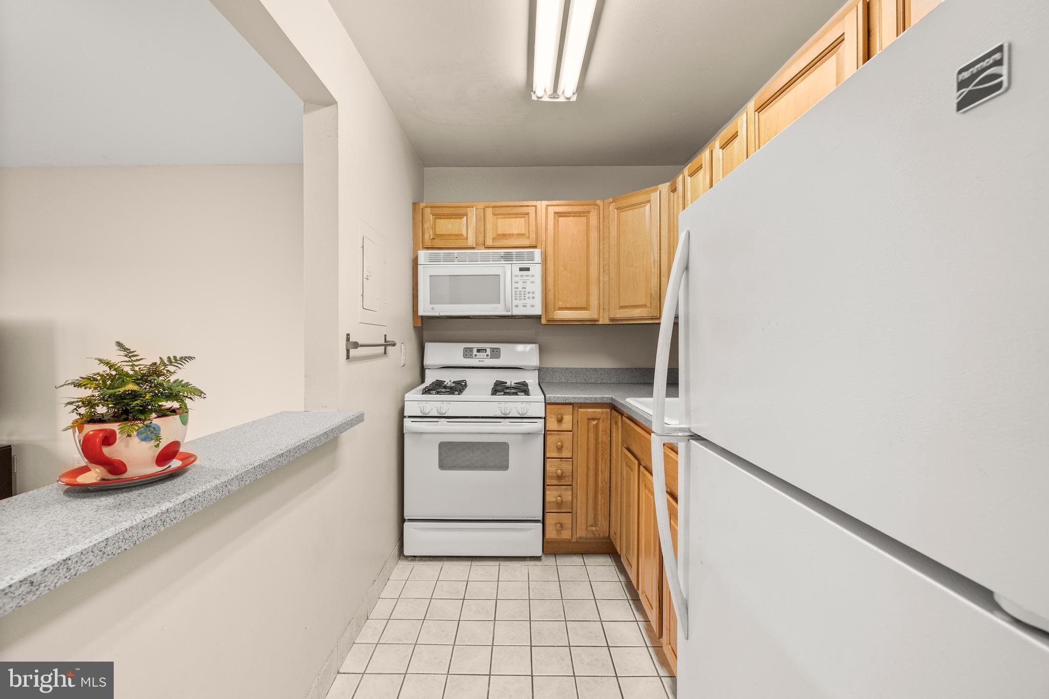 WOODLAKE TOWERS - Residential