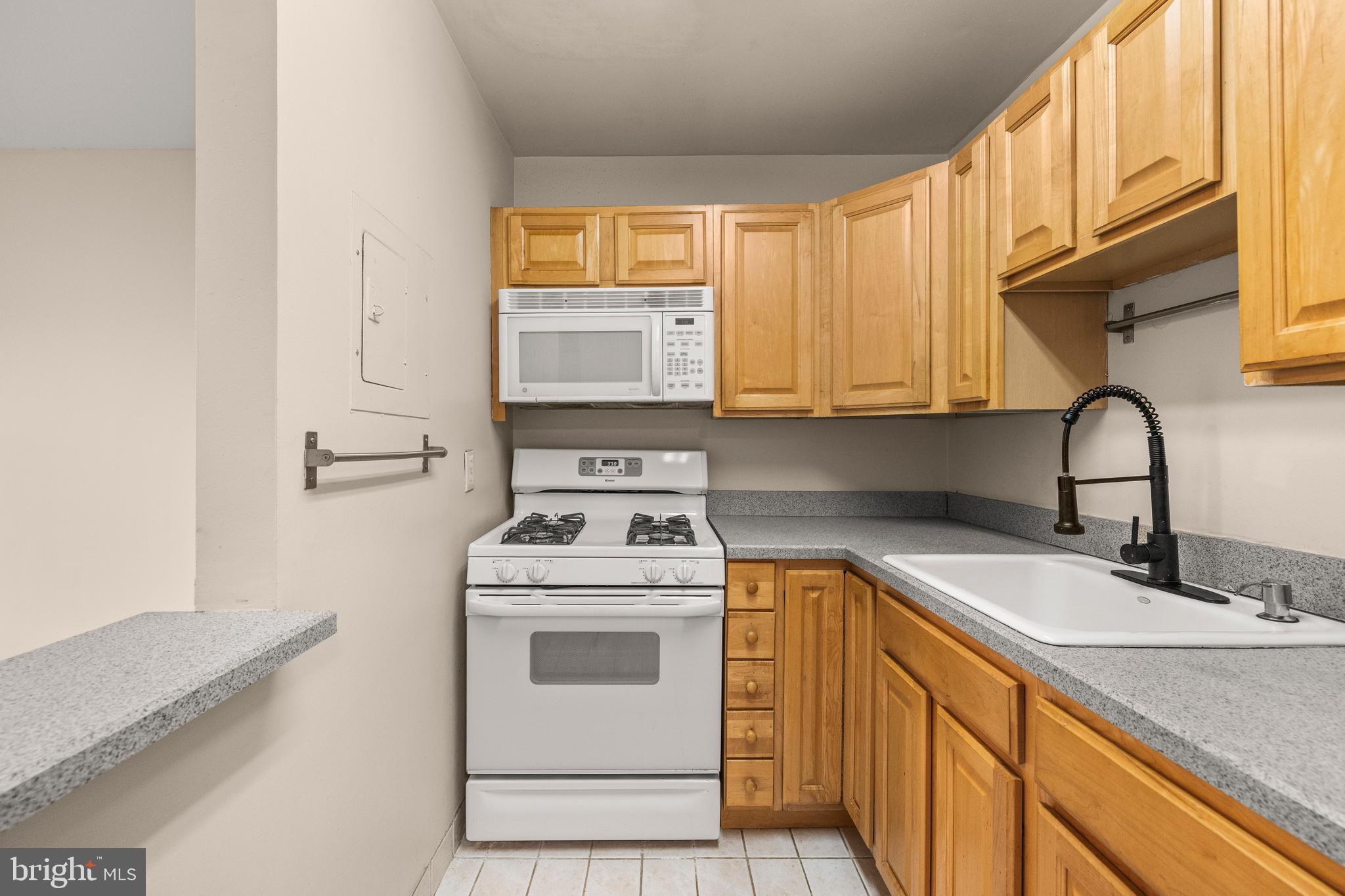 WOODLAKE TOWERS - Residential