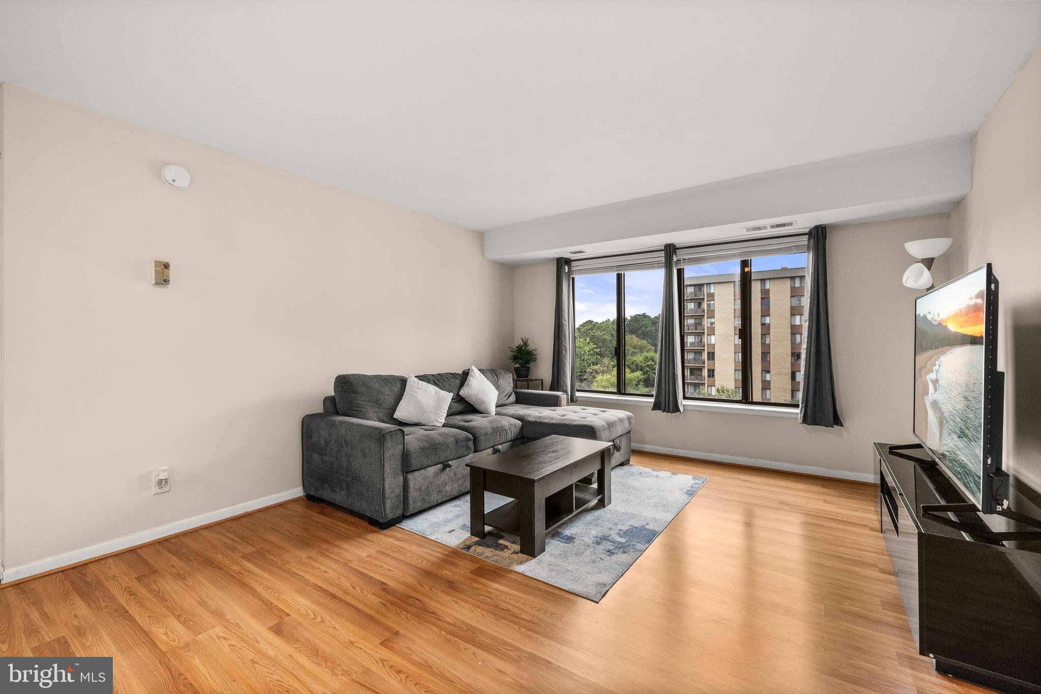 3100 S MANCHESTER STREET 813